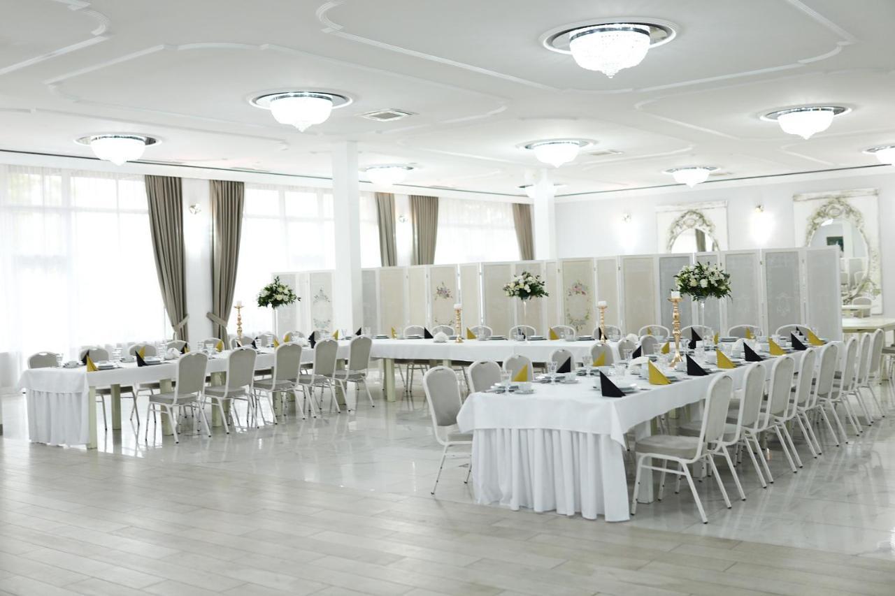 Hotel Greys Polonia Zasutowo Bagian luar foto
