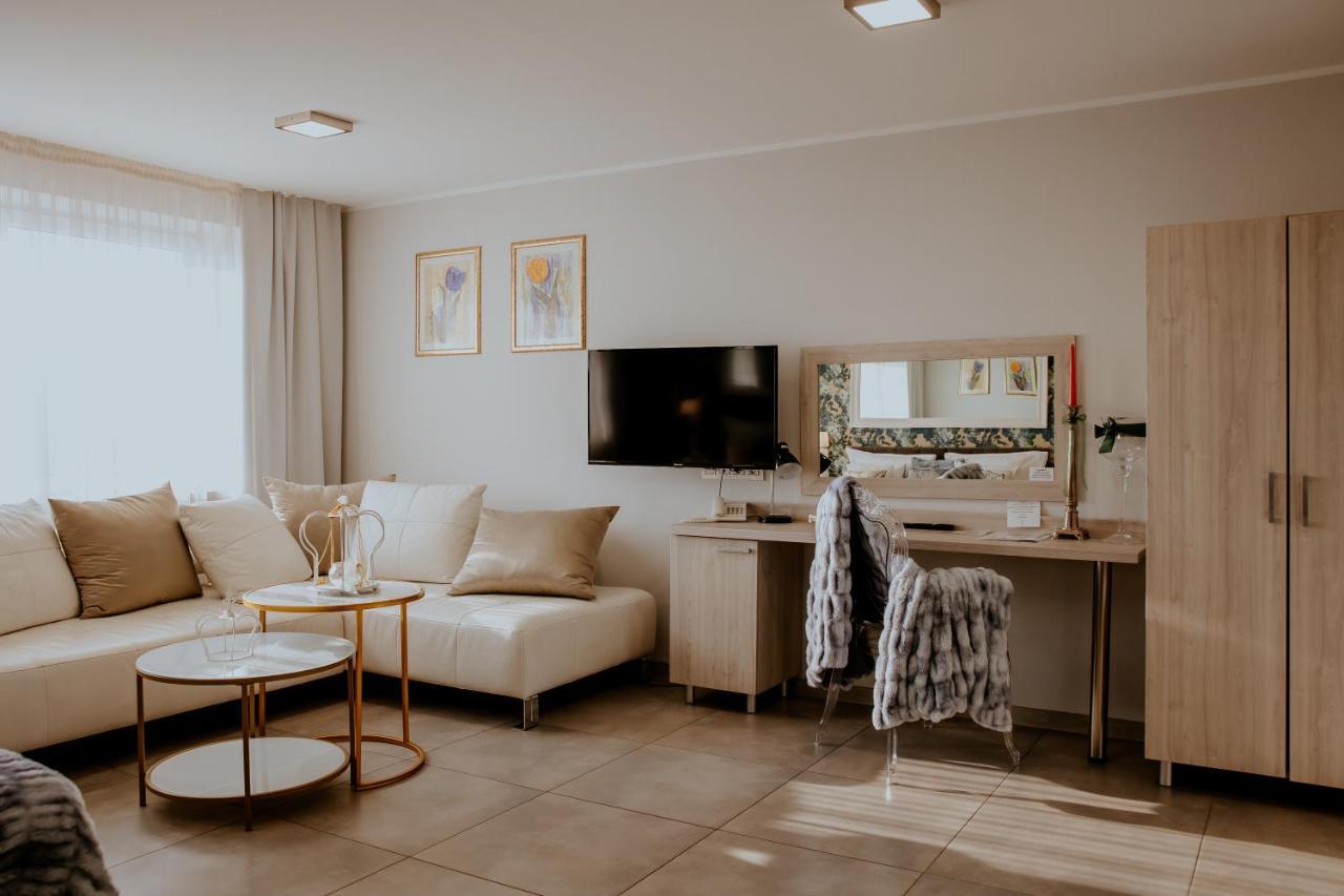 Hotel Greys Polonia Zasutowo Bagian luar foto