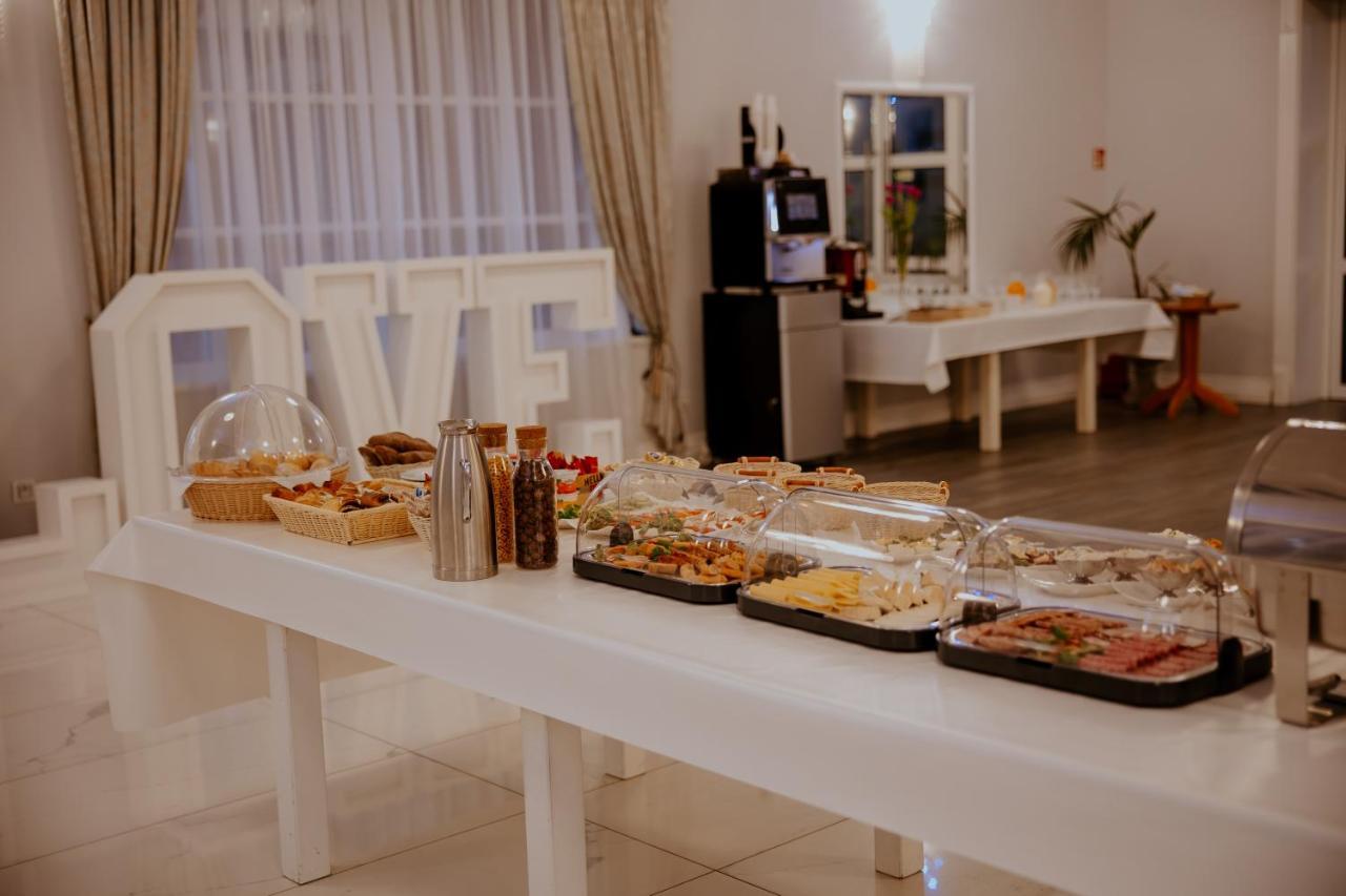 Hotel Greys Polonia Zasutowo Bagian luar foto