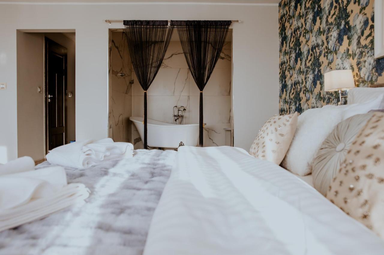 Hotel Greys Polonia Zasutowo Bagian luar foto