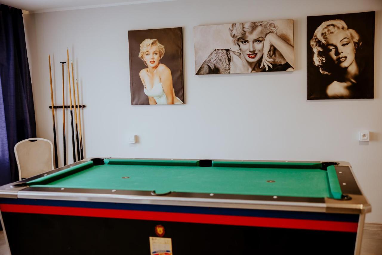 Hotel Greys Polonia Zasutowo Bagian luar foto
