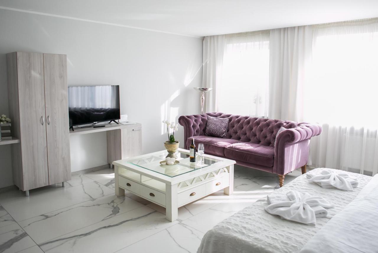 Hotel Greys Polonia Zasutowo Bagian luar foto